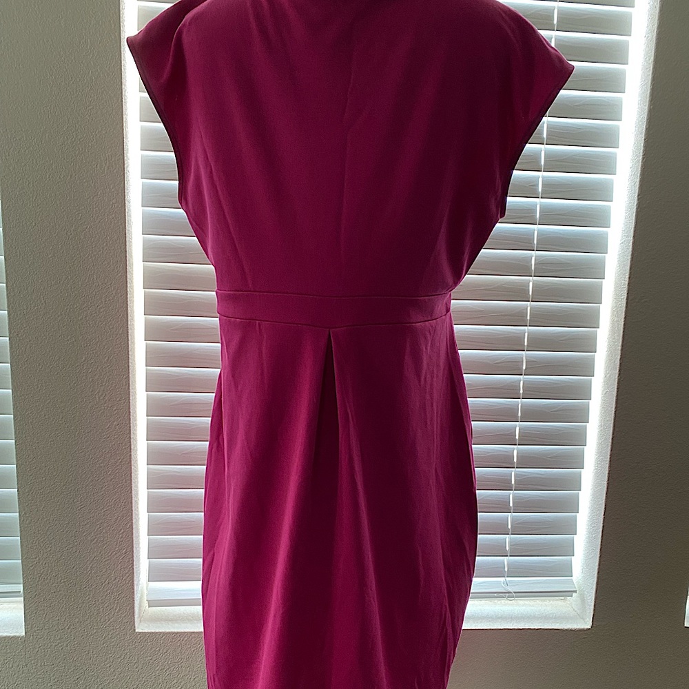 Old Navy’s Maternity shift dress. Magenta, Large